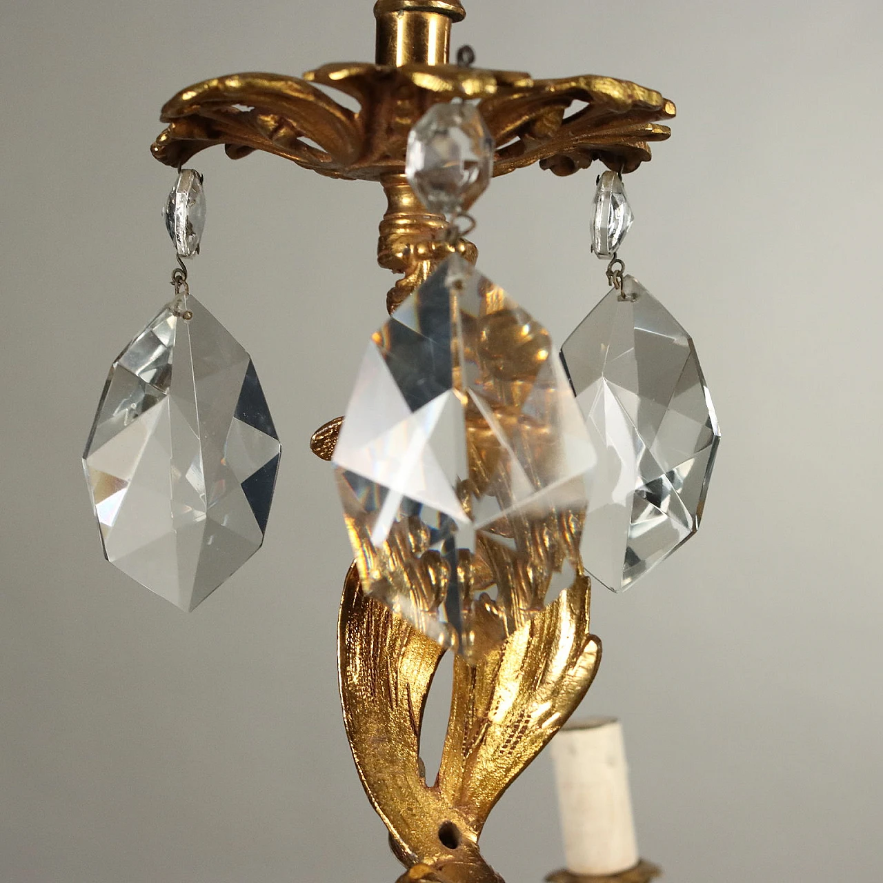 Rococo style 9-light chandelier in gilded bronze and glass 4