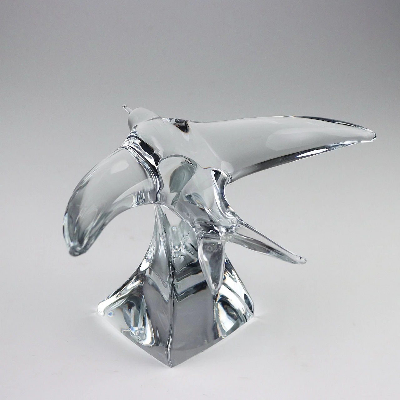 Swallow in flight, crystal sculpture by Daum 4