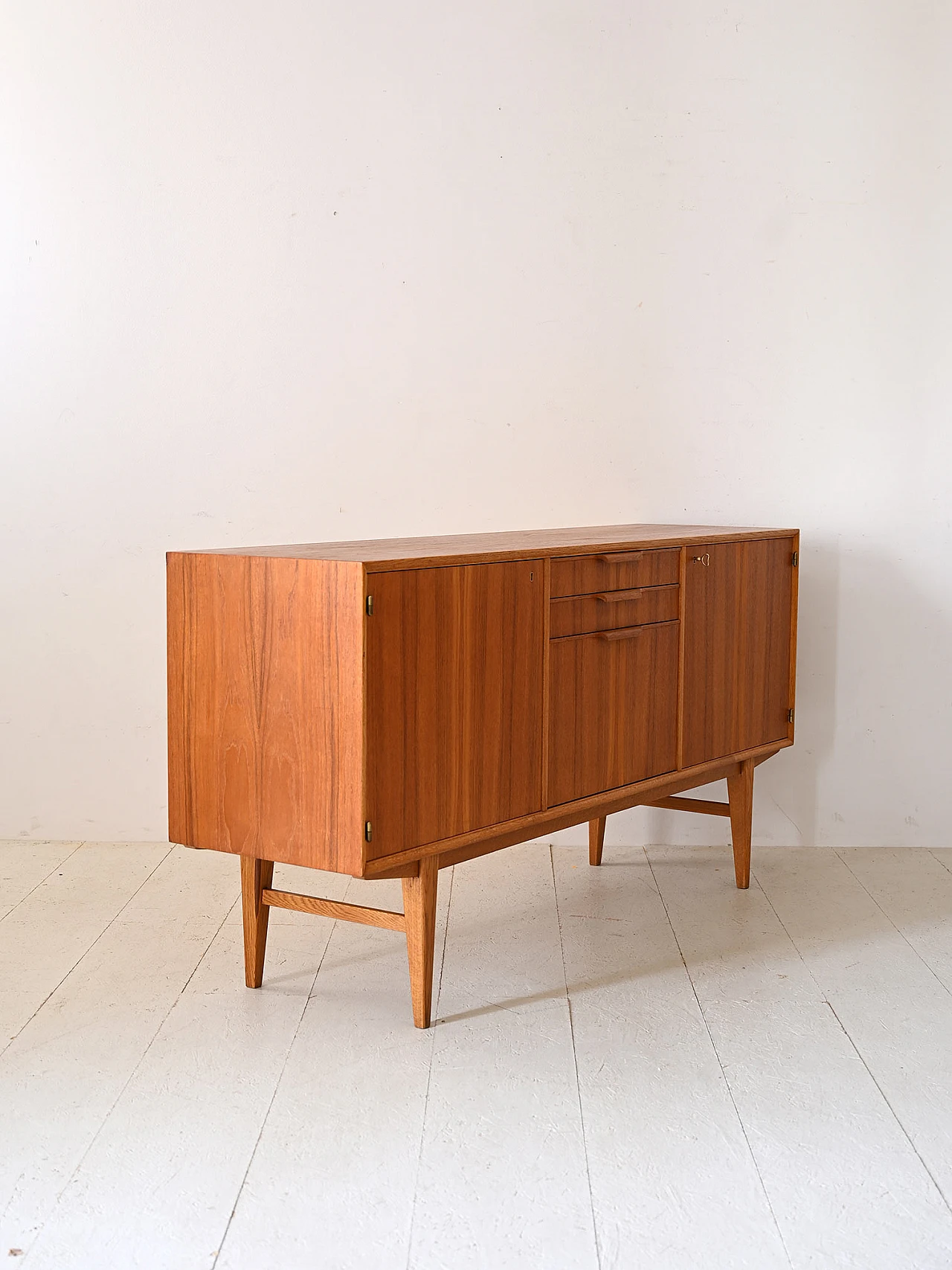 Credenza in teak e rovere con cassetti, anni '60 4