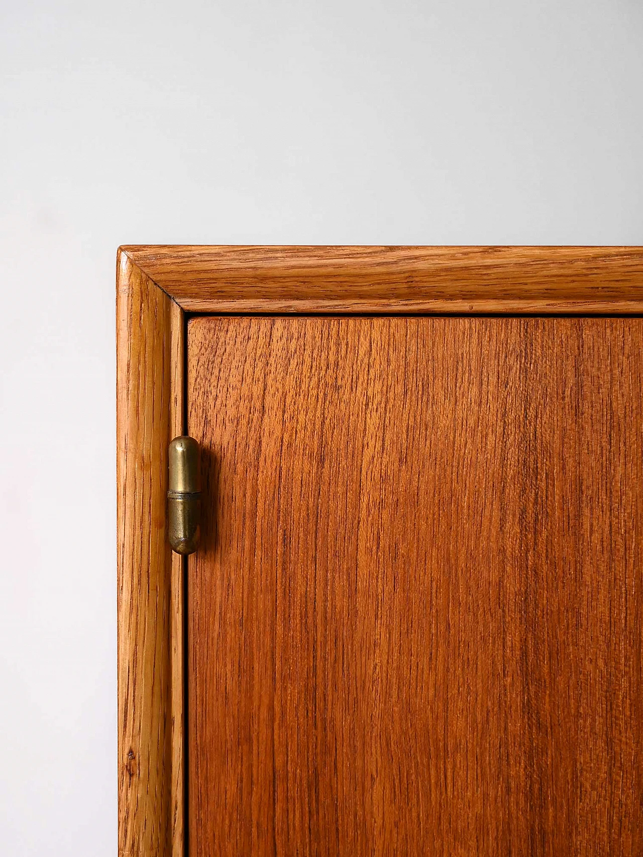 Credenza in teak e rovere con cassetti, anni '60 7