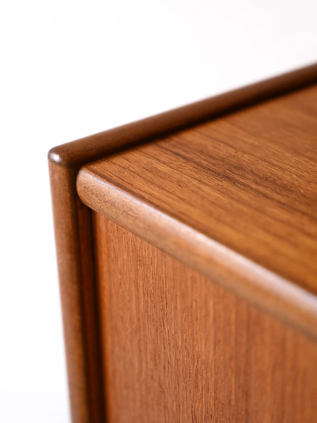 Credenza in teak con ante doppie, anni '60 8