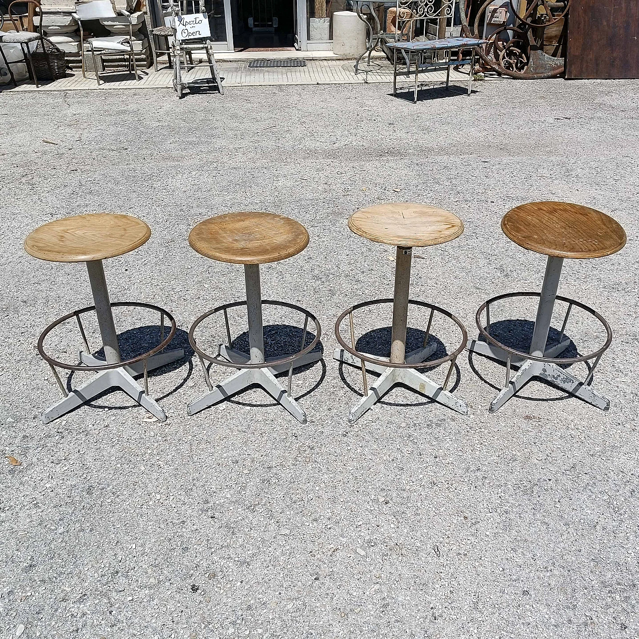 4 Sgabelli in ferro e compensato, anni '50 1