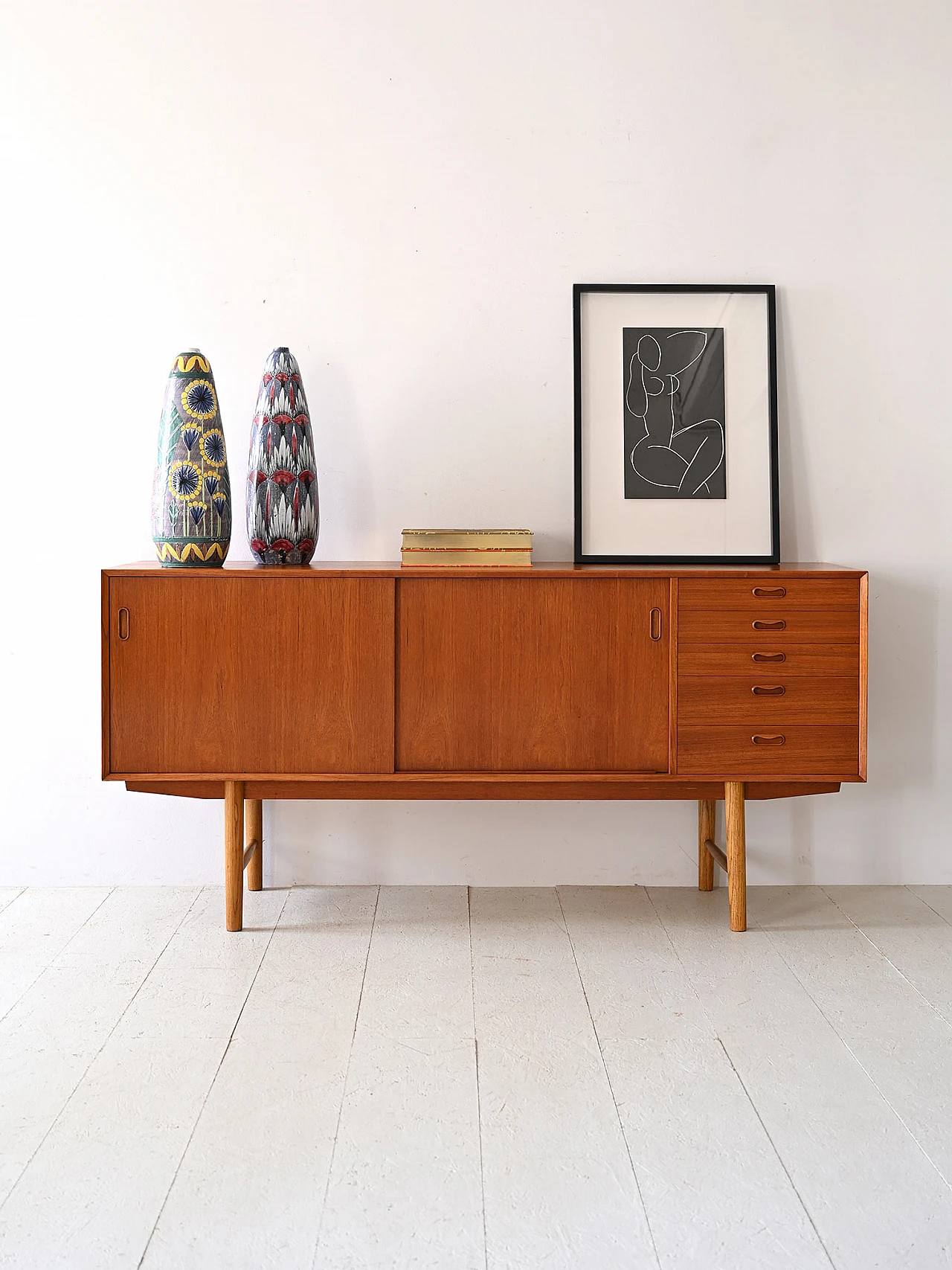 Credenza scandinava in teak con ante scorrevoli, anni '70 1