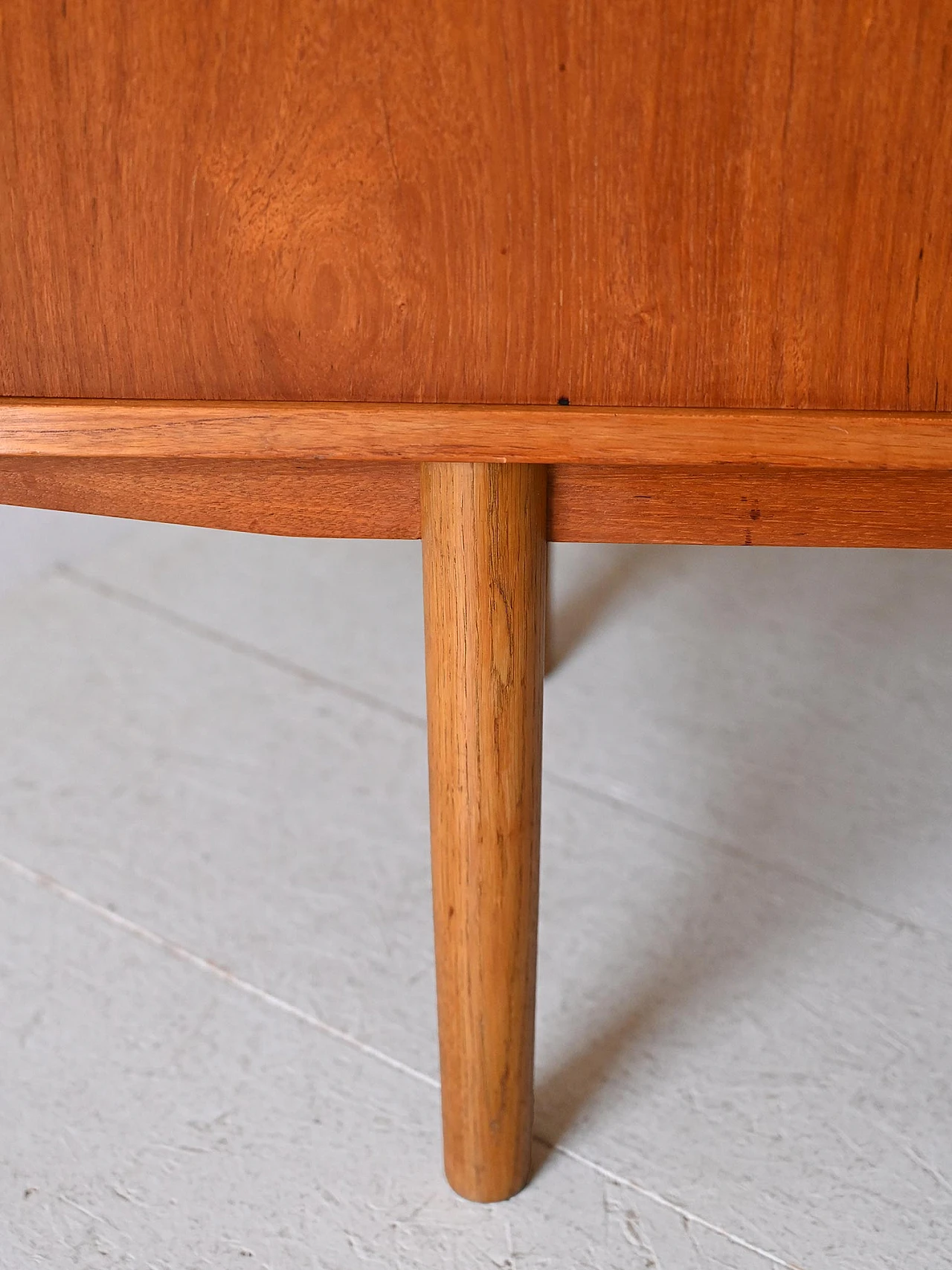 Credenza scandinava in teak con ante scorrevoli, anni '70 13