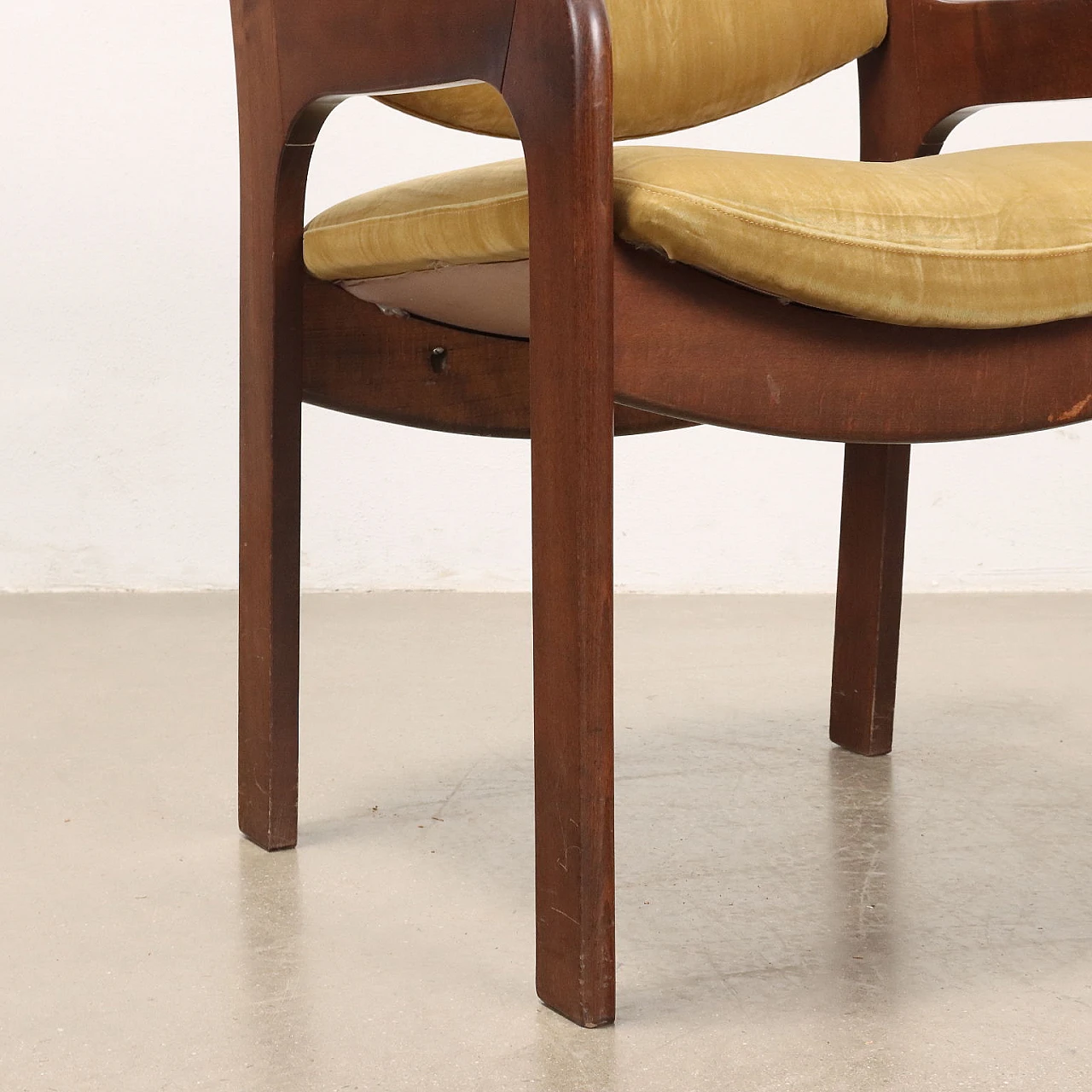 4 Sedie con braccioli in legno e velluto verde, anni '60 7