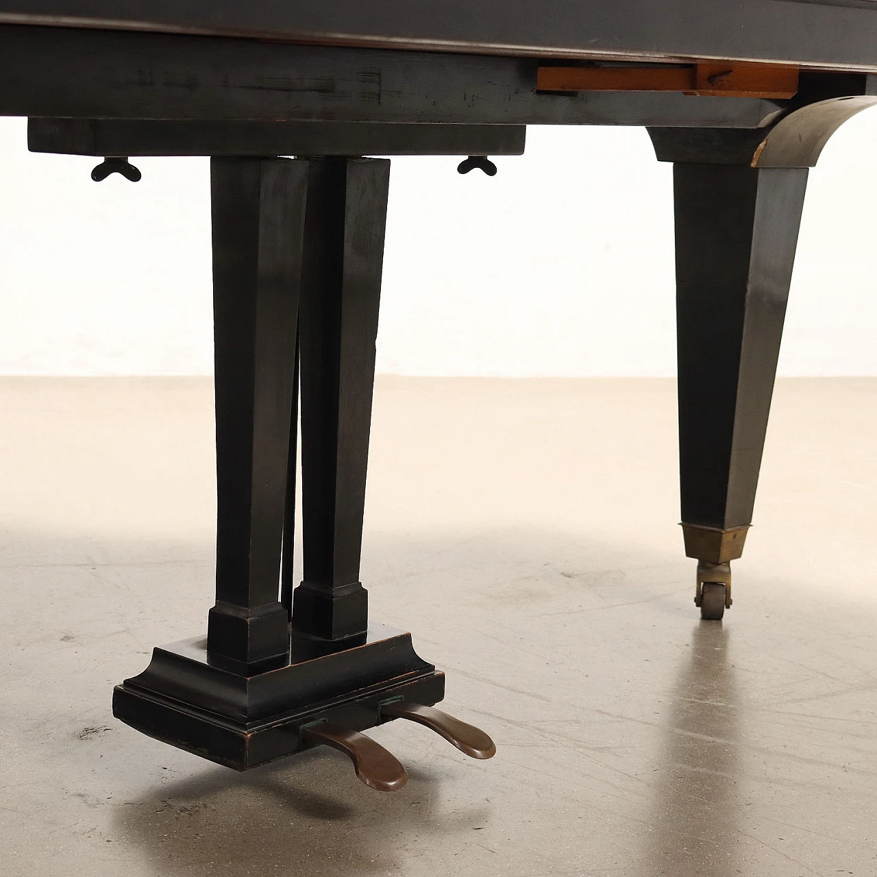 Grand piano by Römhildt Weimar, early 20th century 4