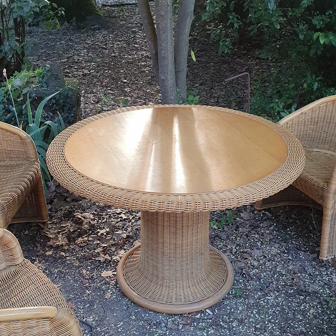 Tavolo e quattro poltroncine in midollino 2