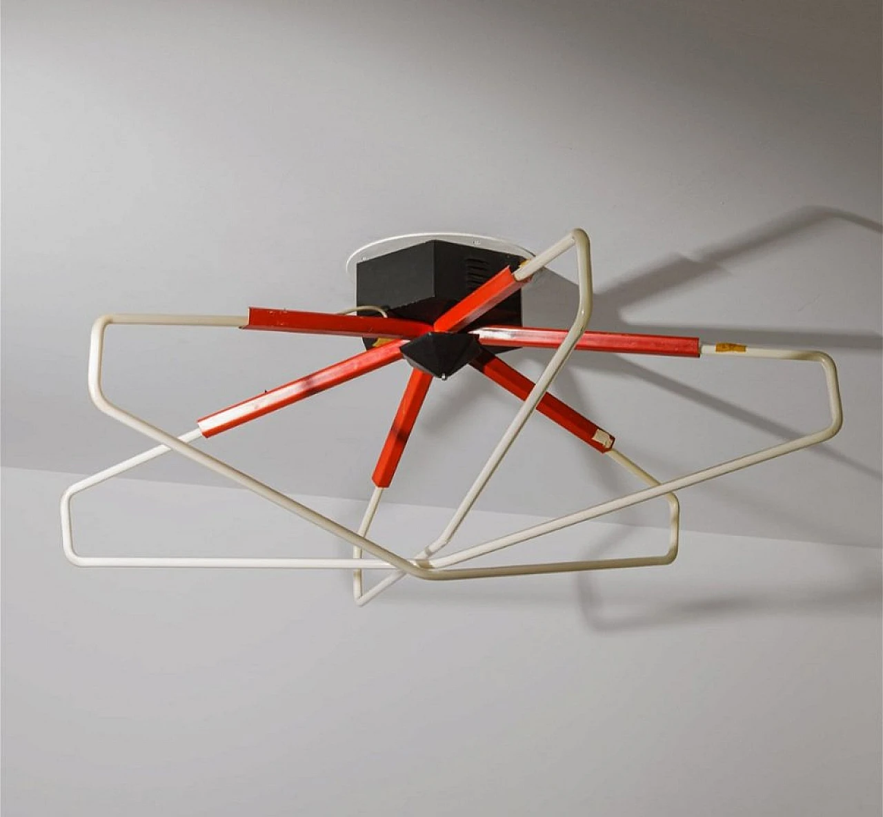 Lampadario in ferro con quattro croci al neon, anni '70 2