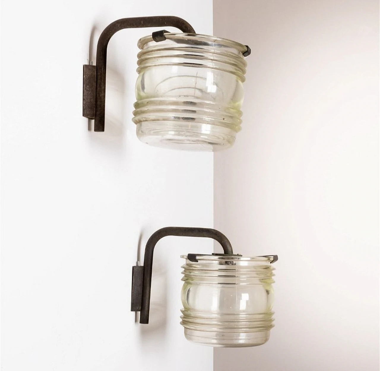 Wall Lights in Burnished Brass, Cylindrical Fresnel Glass by Tito Agnoli for Oluce, 1960s, Set of 2 1