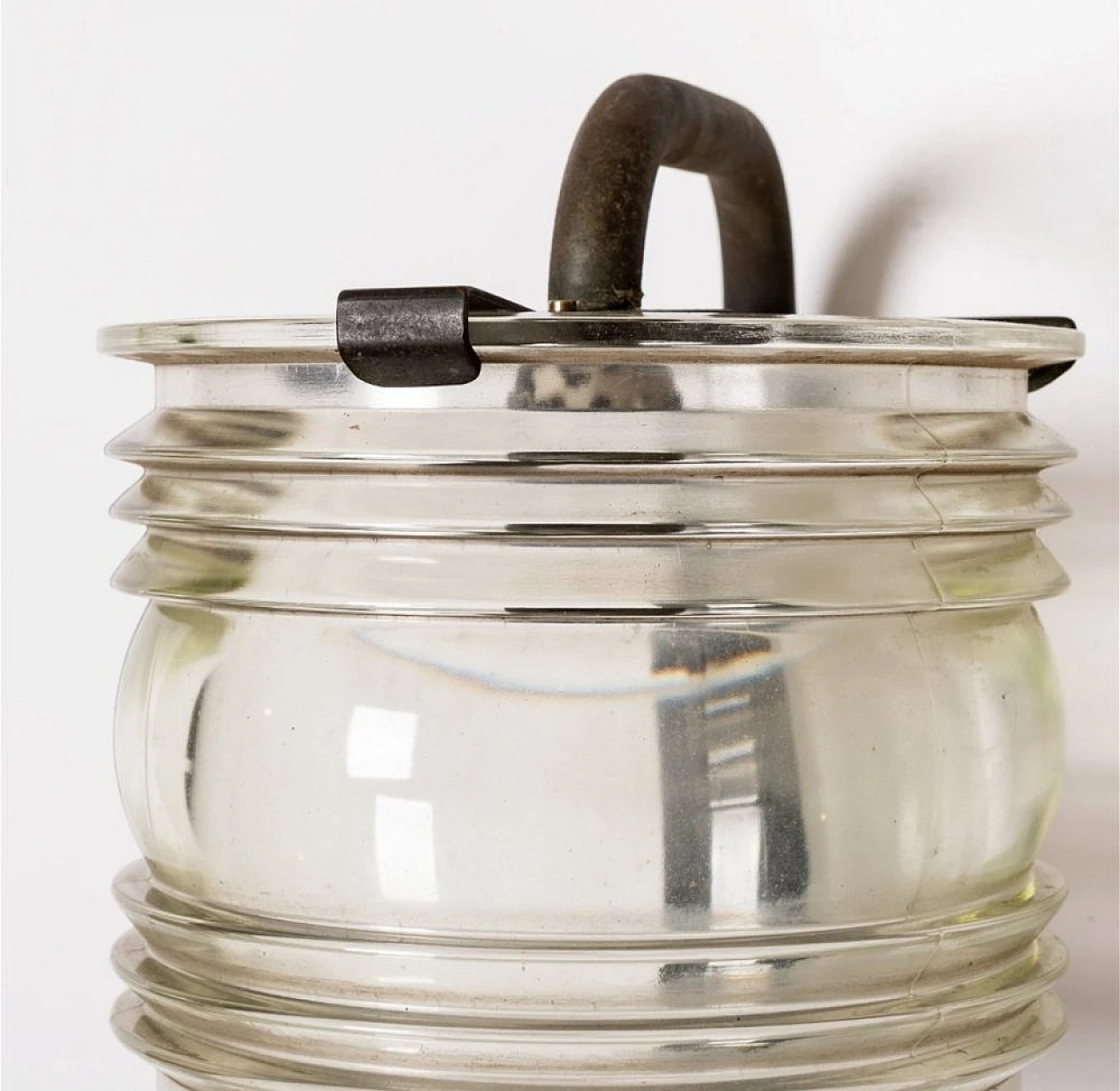 Wall Lights in Burnished Brass, Cylindrical Fresnel Glass by Tito Agnoli for Oluce, 1960s, Set of 2 4