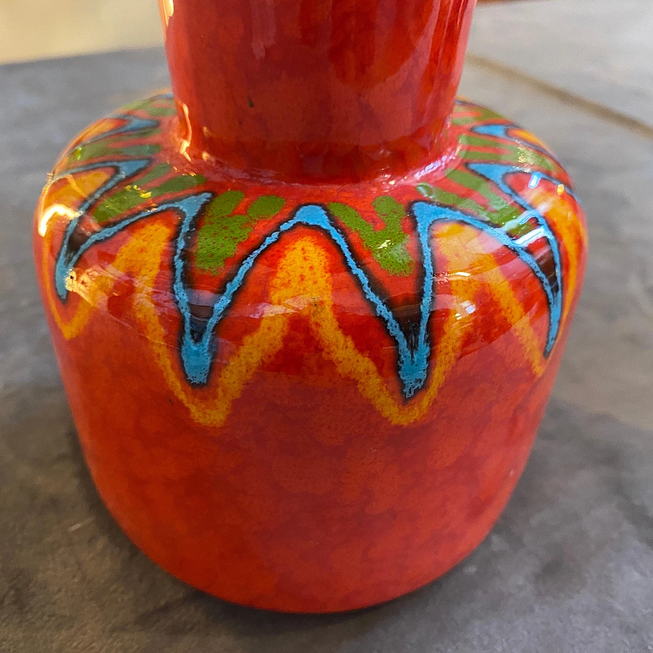 Hand-painted San Marino red ceramic vase in Bertoncello style, 1950s 4