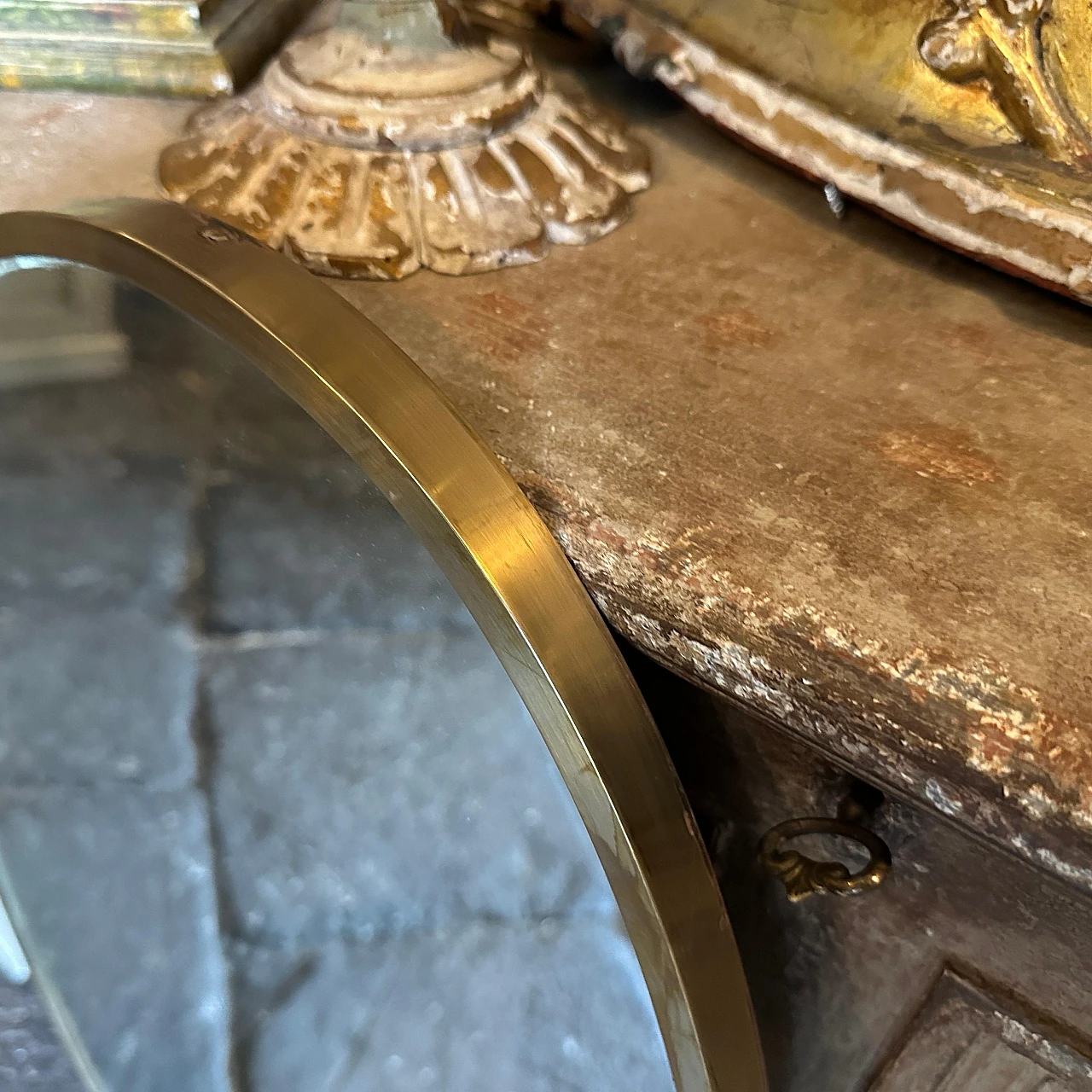 Oval wall mirror with brass frame in the style of Gio Ponti, 1950s 5