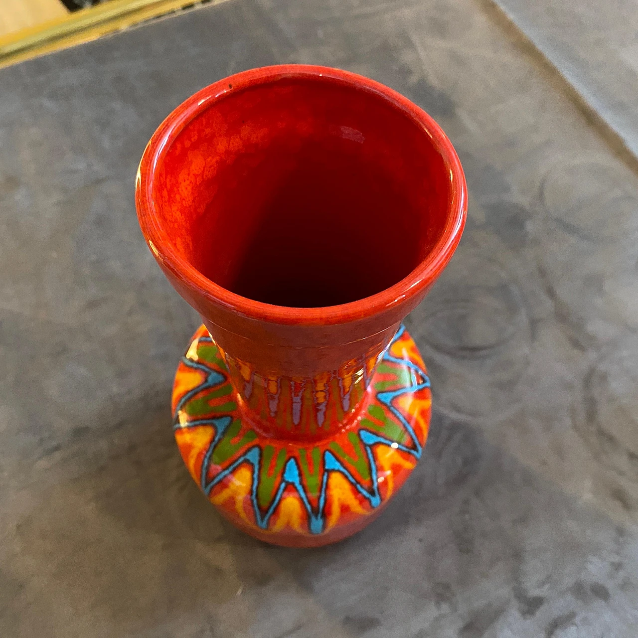 Hand-painted San Marino red ceramic vase in Bertoncello style, 1950s 7