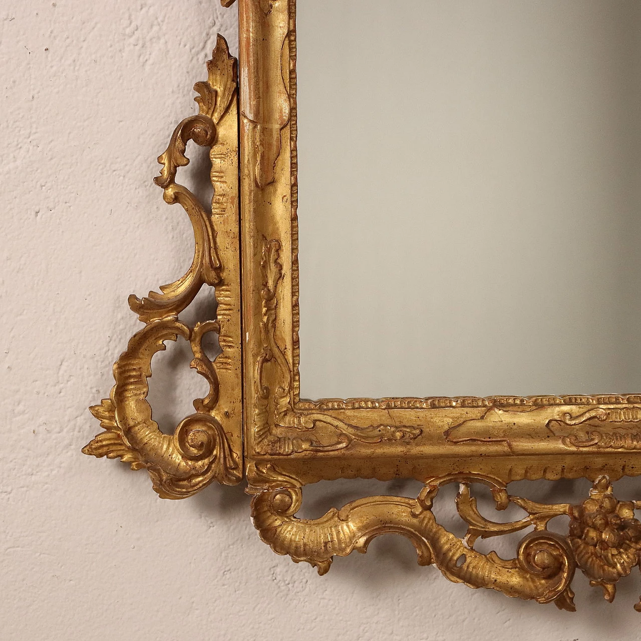 Specchio stile Barocchetto in legno dorato e intagliato 6