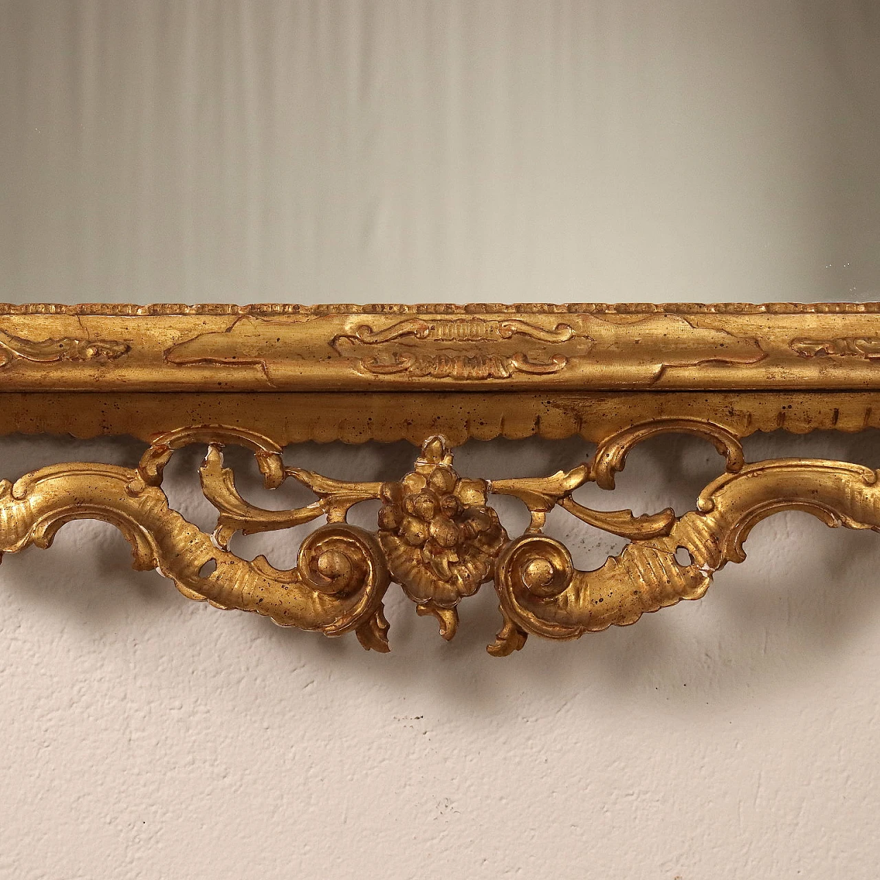 Specchio stile Barocchetto in legno dorato e intagliato 7