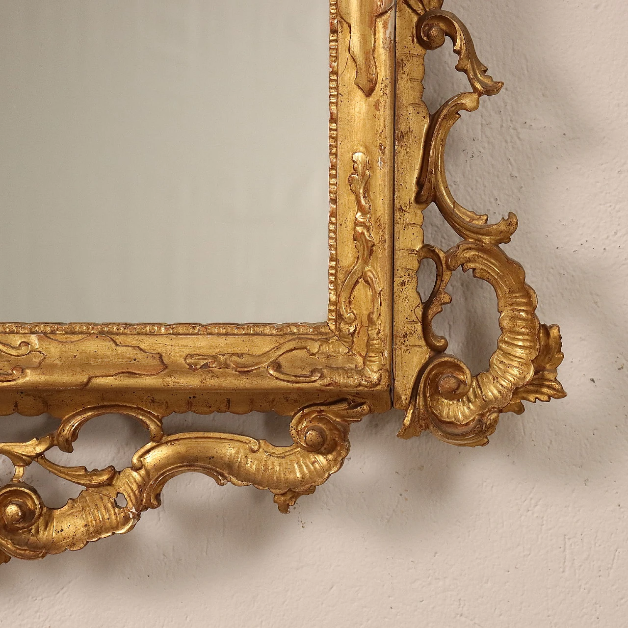 Specchio stile Barocchetto in legno dorato e intagliato 8
