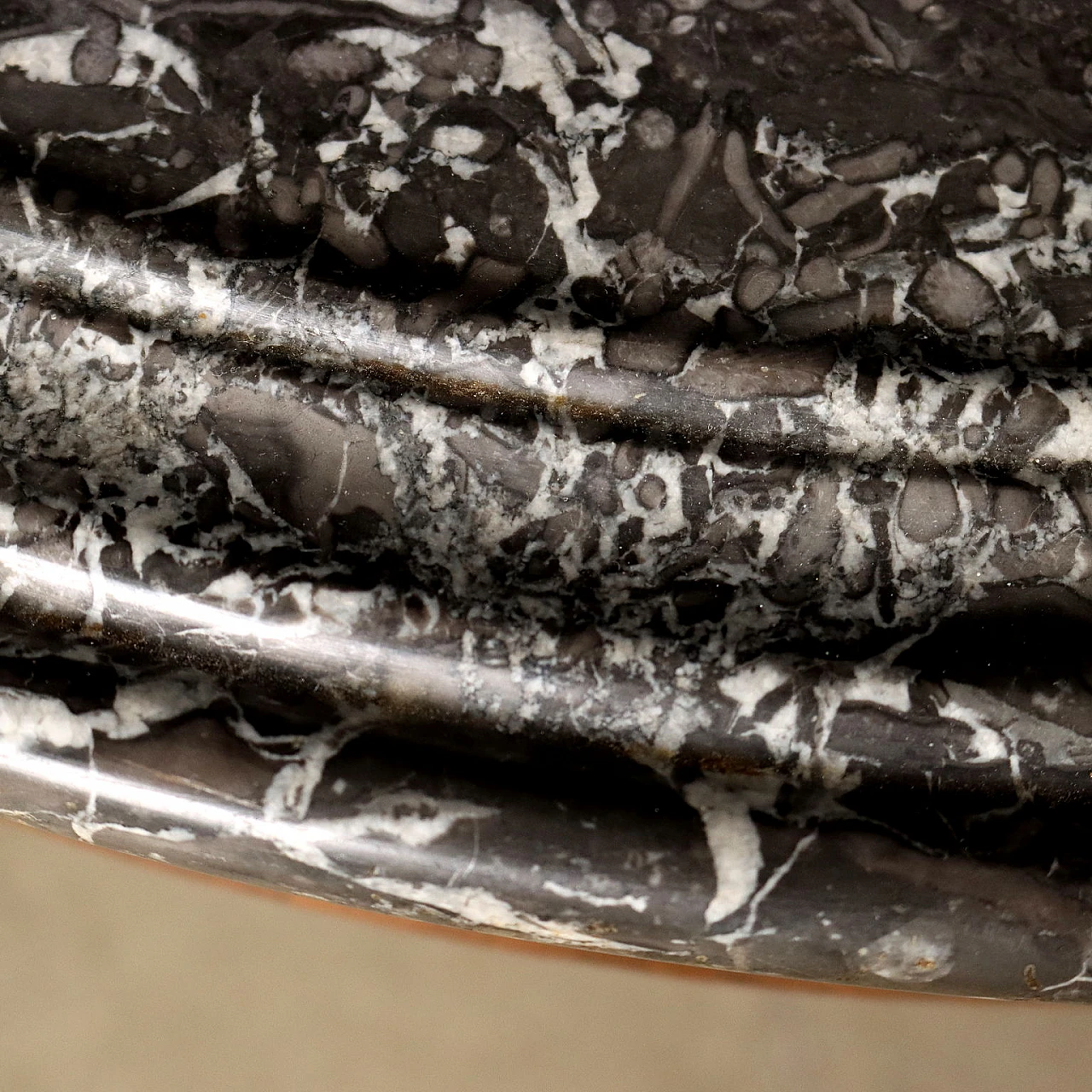 Rounded table in walnut with marble top and wheels, 19th century 4