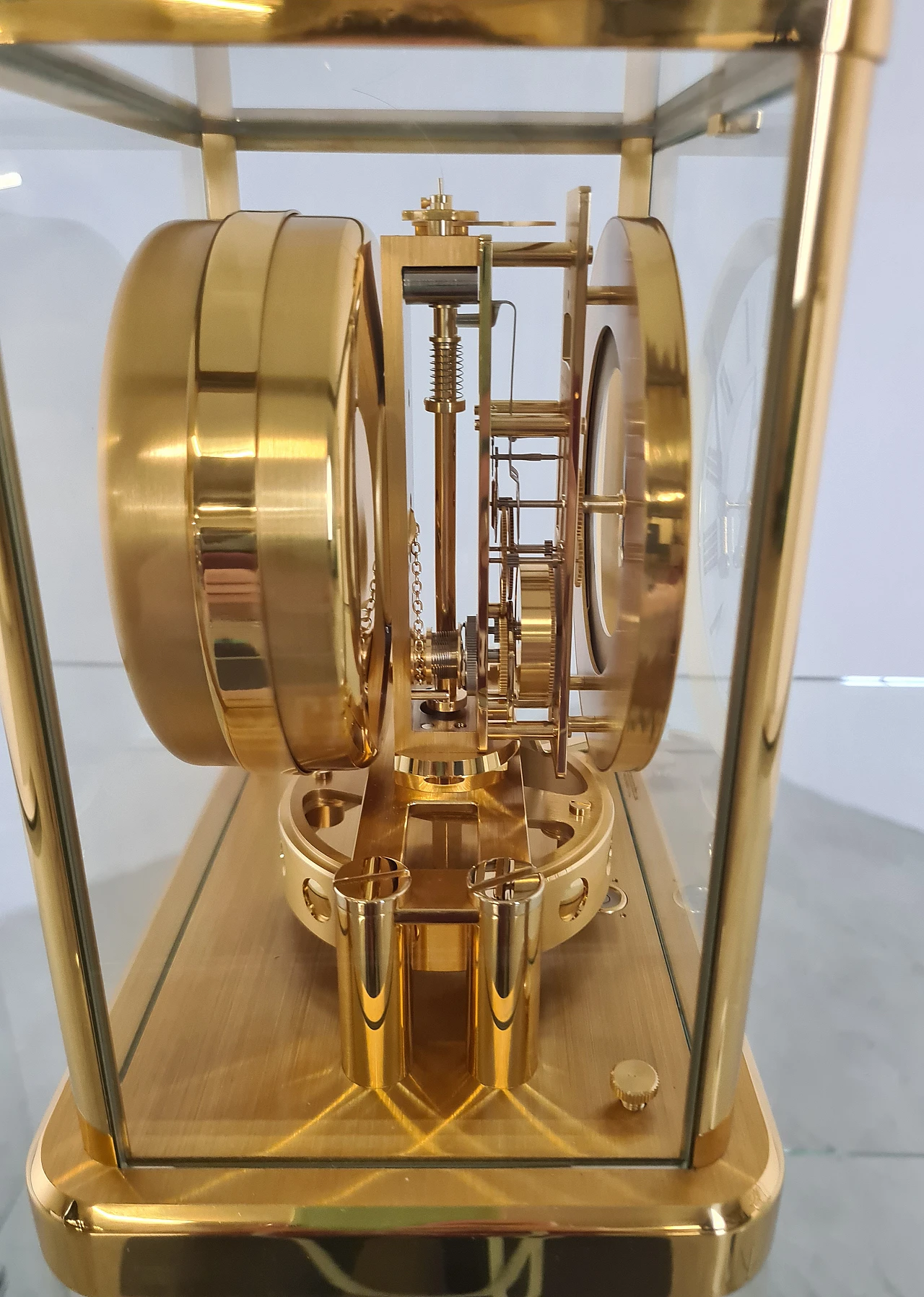 Atmos Classic perpetual watch by Jaeger-LeCoultre 6