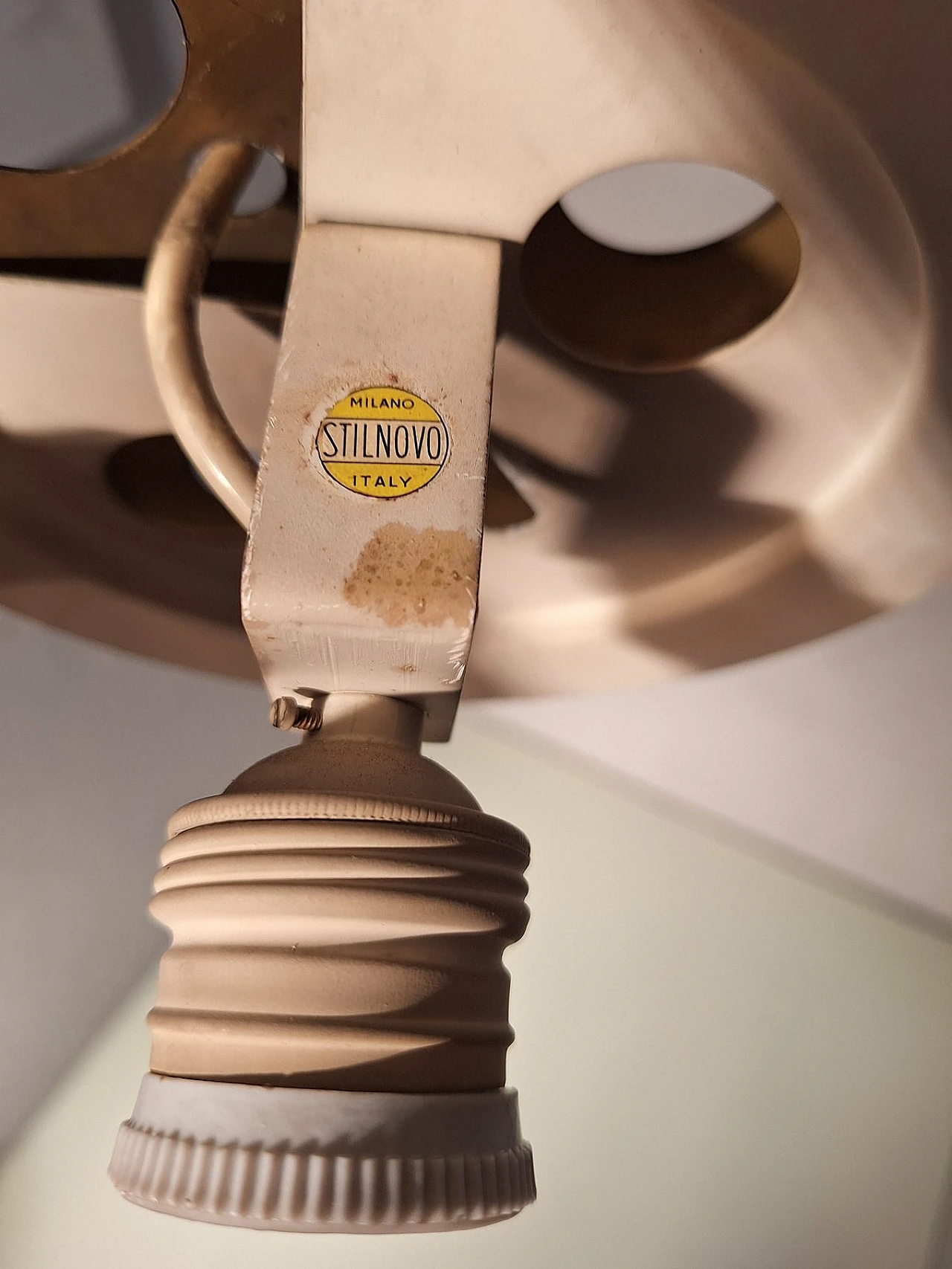 Lampadario Ufo in vetro opalino di Stilnovo, anni '60 8