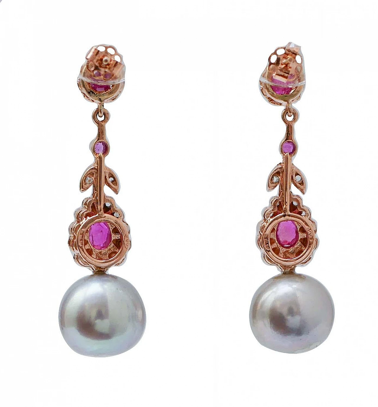 Coppia di Orecchini in oro rosa e argento con perle, rubini e diamanti 3