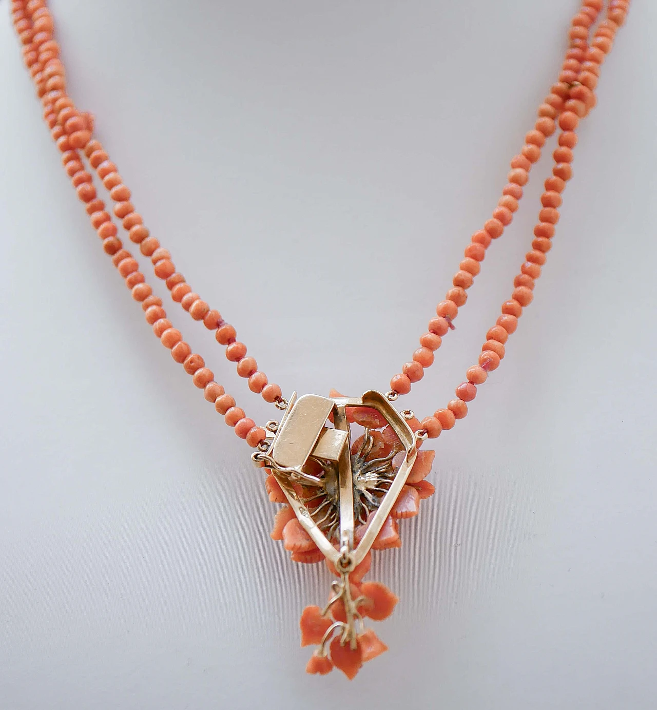 14 Karat rose gold necklace with corals, 1950s 4