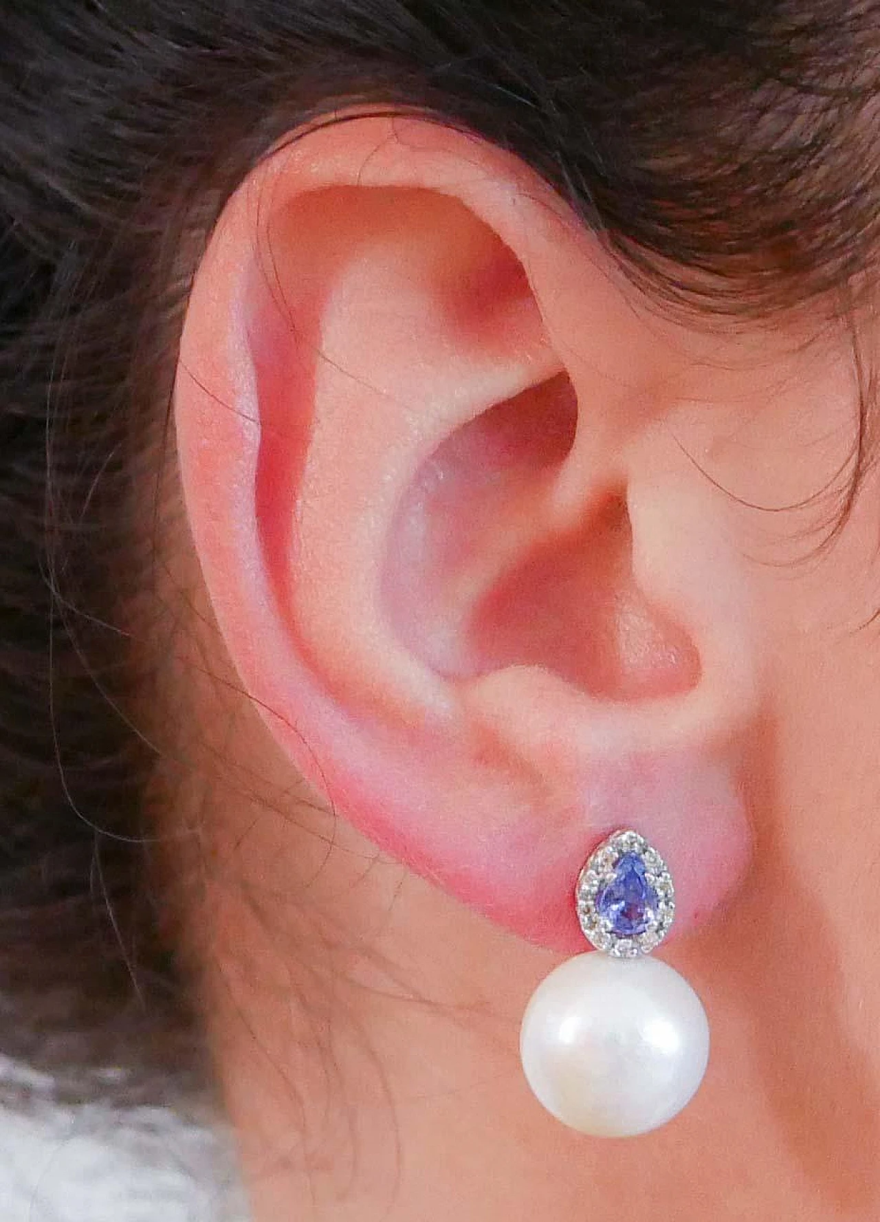 Coppia di Orecchini in oro bianco 14 carati con perle e diamanti 5