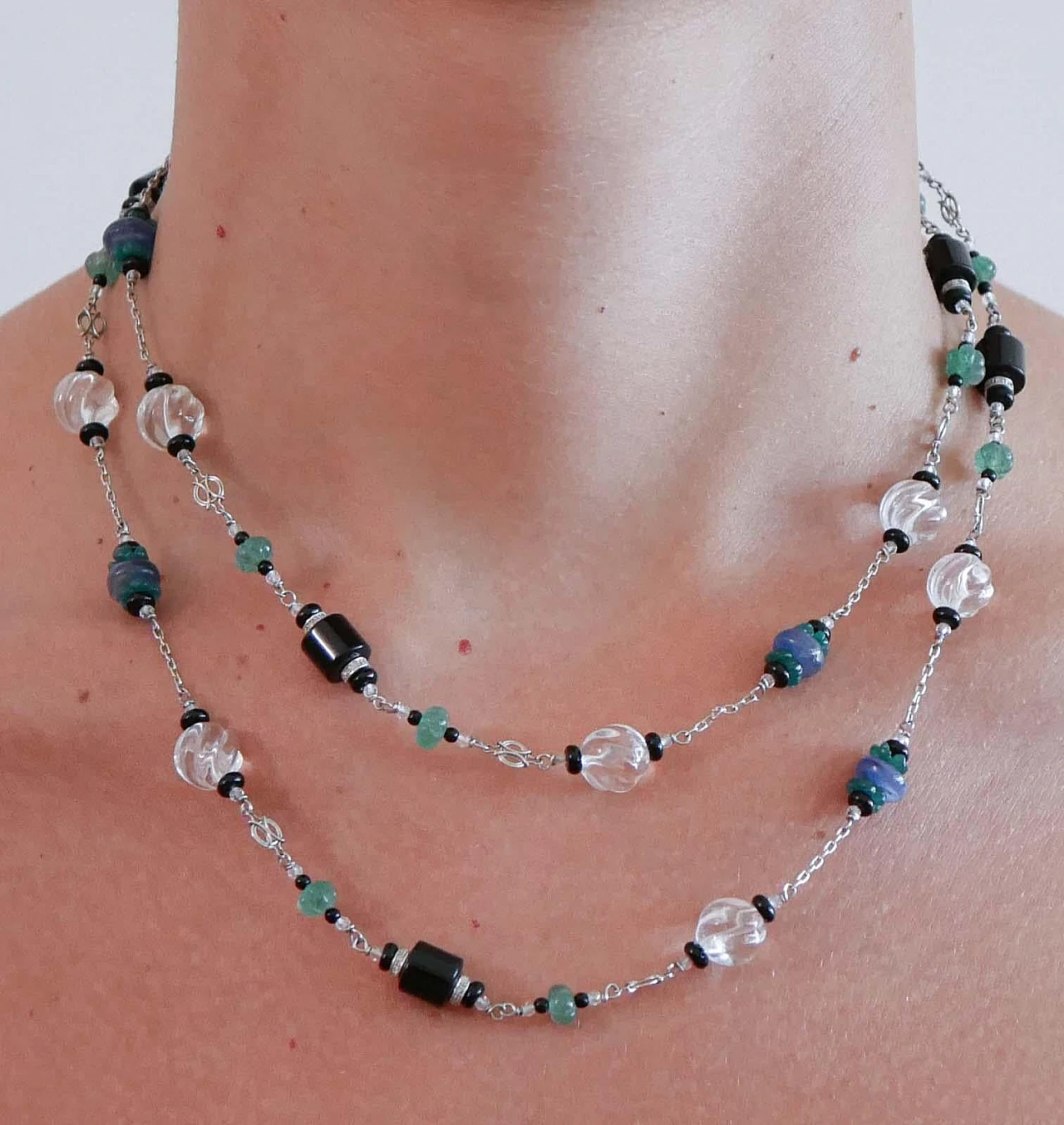 Collana in oro e platino con agata verde e nera, quarzo e kianite 7