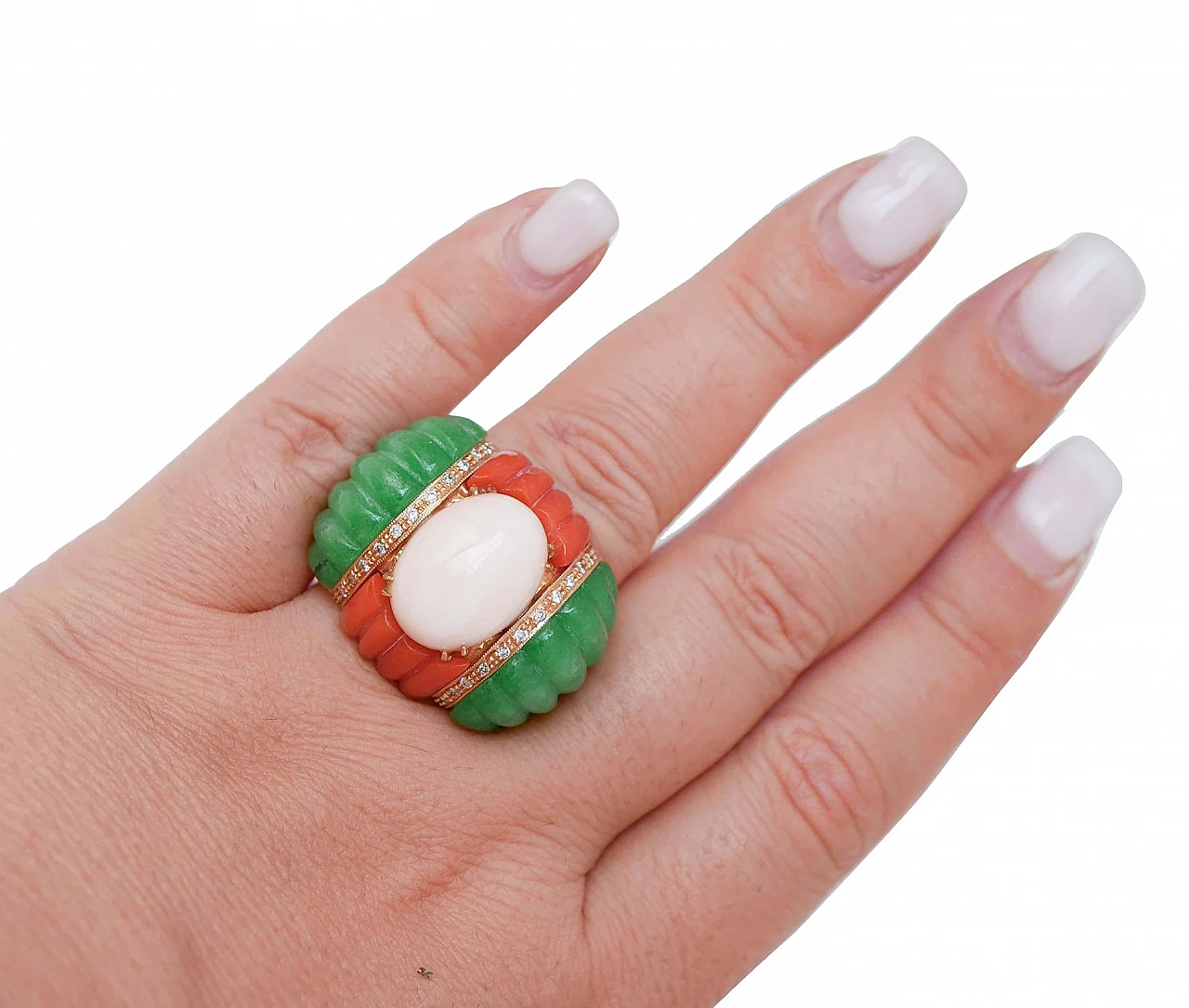 14 Kt rose gold ring with pink & red coral, jade and diamonds, 1960s 5