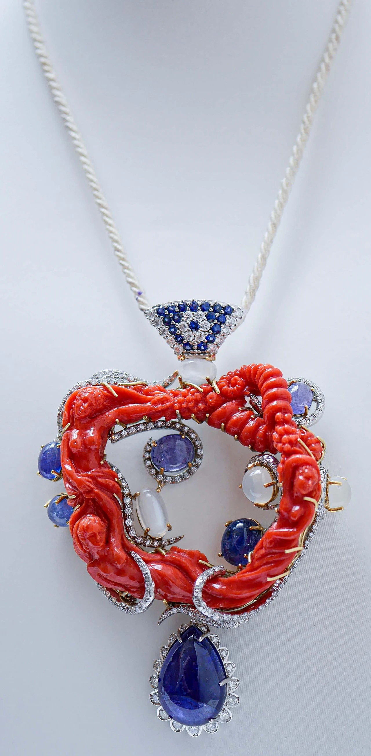 Pendant in 18-carat gold and diamonds, sapphires, tanzanite and coral 2