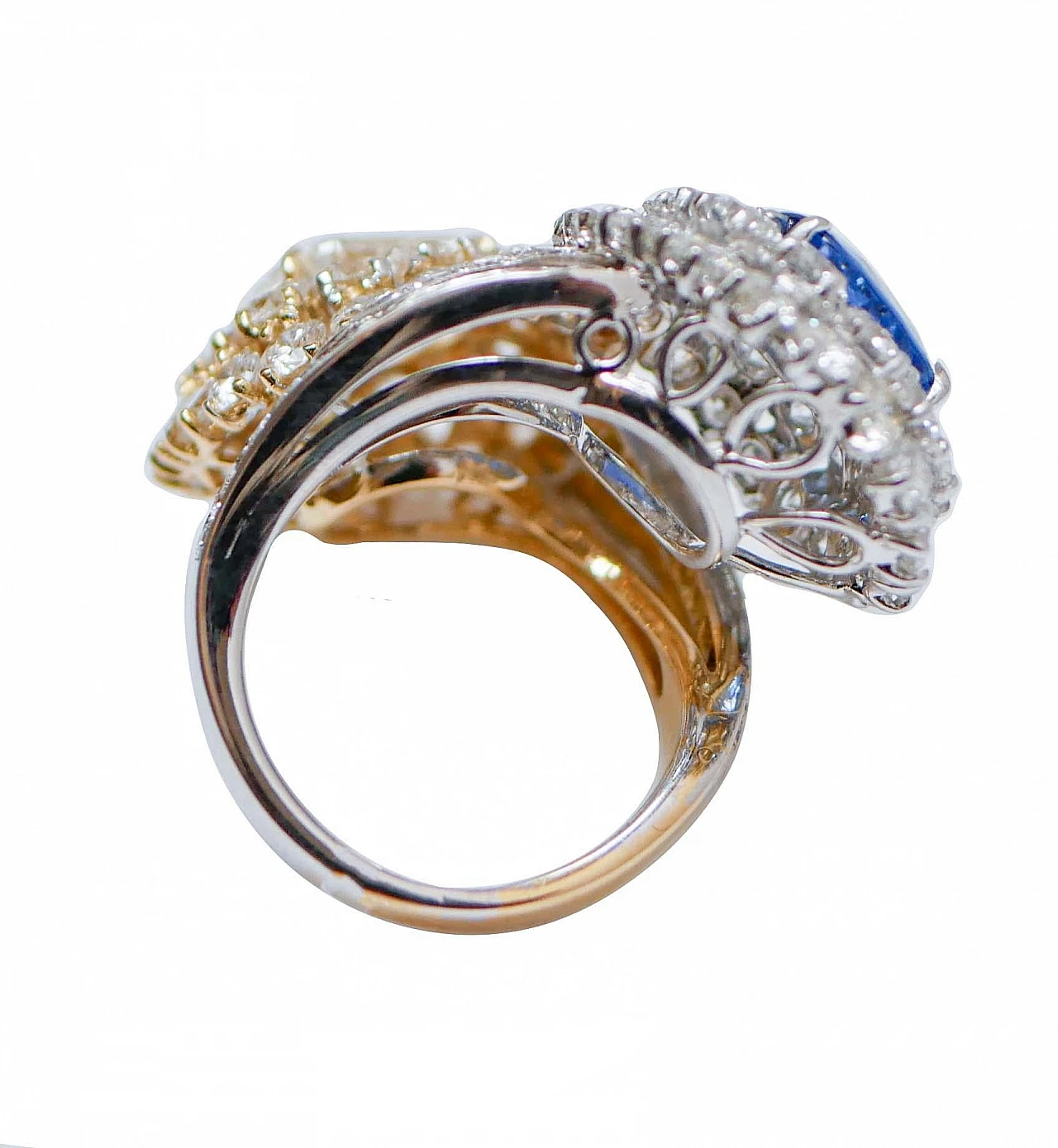 18K white and yellow gold ring with sapphire and diamonds 4