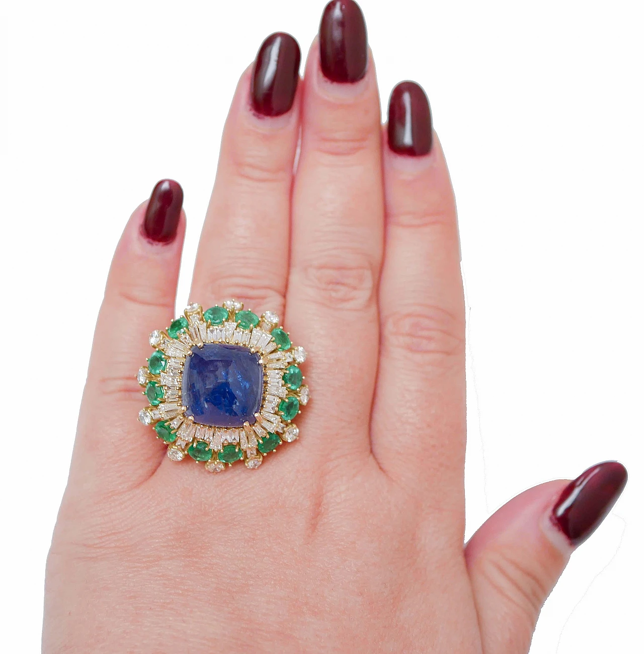 18 Karat yellow gold ring with tanzanite, emeralds and diamonds 4