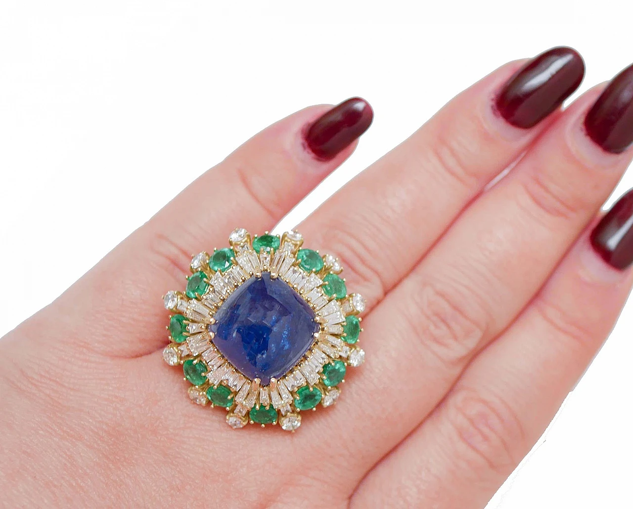 18 Karat yellow gold ring with tanzanite, emeralds and diamonds 5