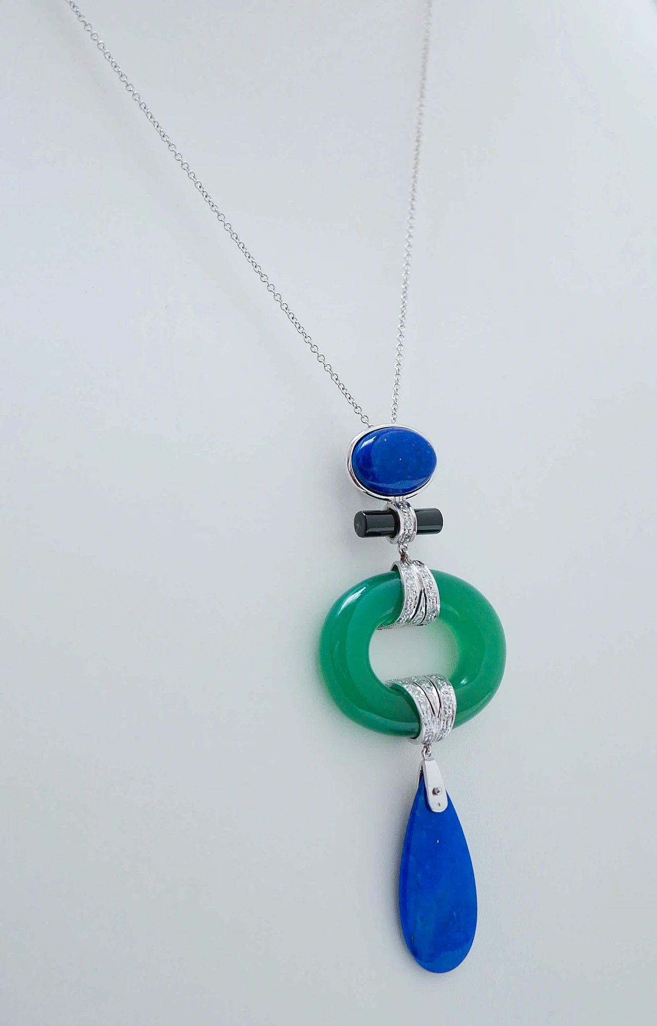 Collana con ciondolo in agata verde, lapis, onice, diamanti e platino 3