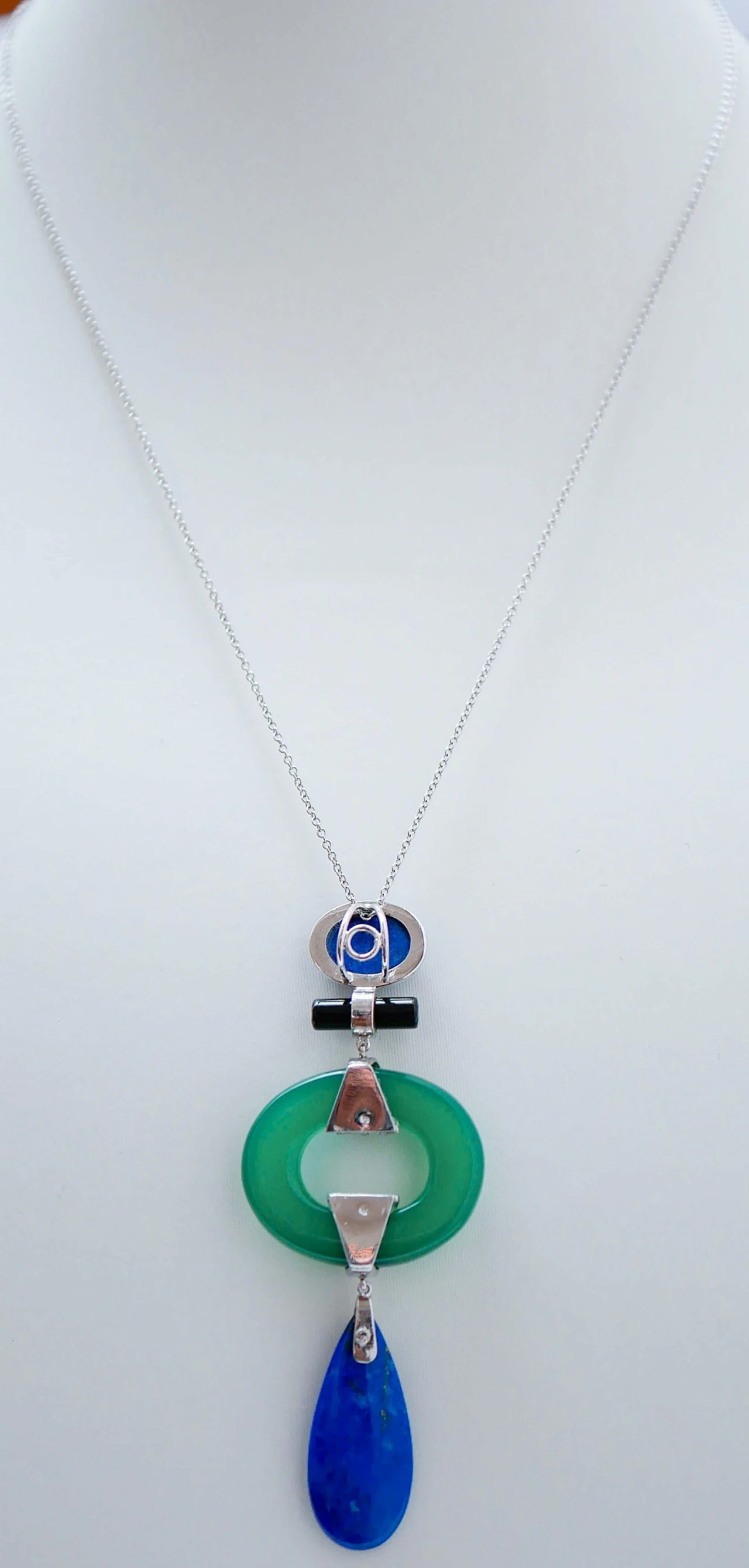 Collana con ciondolo in agata verde, lapis, onice, diamanti e platino 4