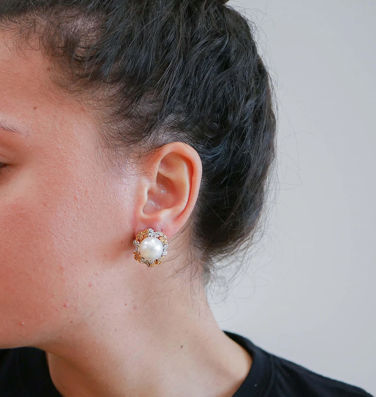 Orecchini con perle dei mari del sud, diamanti, oro bianco e rosa 4