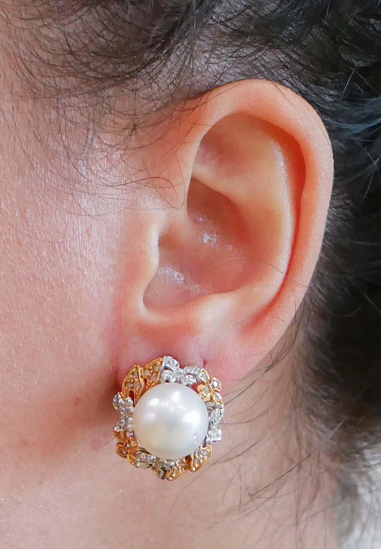 Orecchini con perle dei mari del sud, diamanti, oro bianco e rosa 5