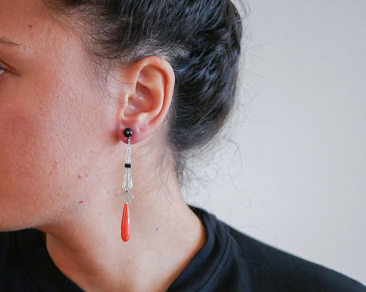 Earrings in coral, onyx, diamonds and platinum, 1950s 4
