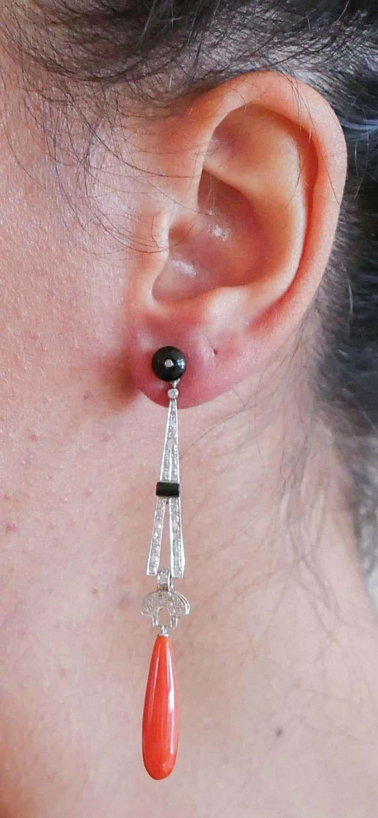 Earrings in coral, onyx, diamonds and platinum, 1950s 5
