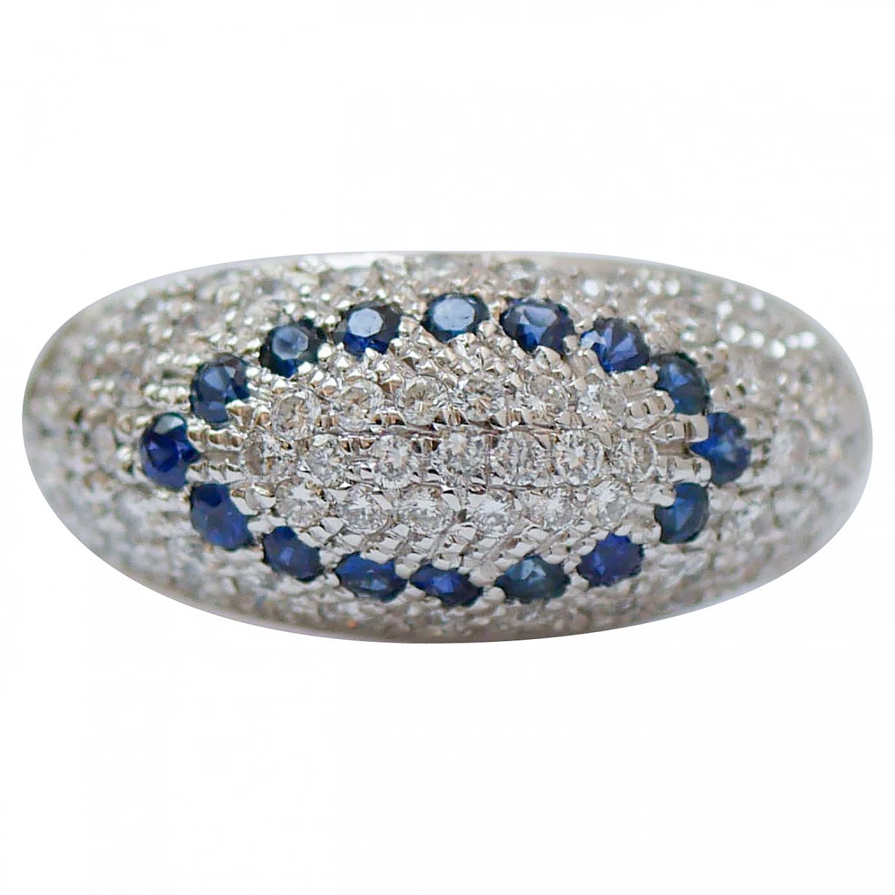 18 Karat white gold ring with sapphires and diamonds, 2010 1