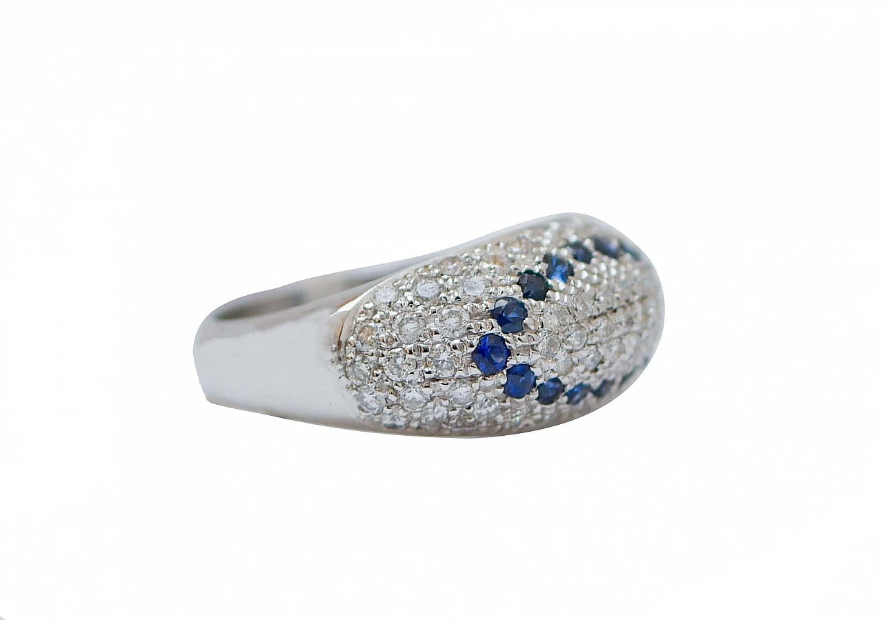 18 Karat white gold ring with sapphires and diamonds, 2010 2