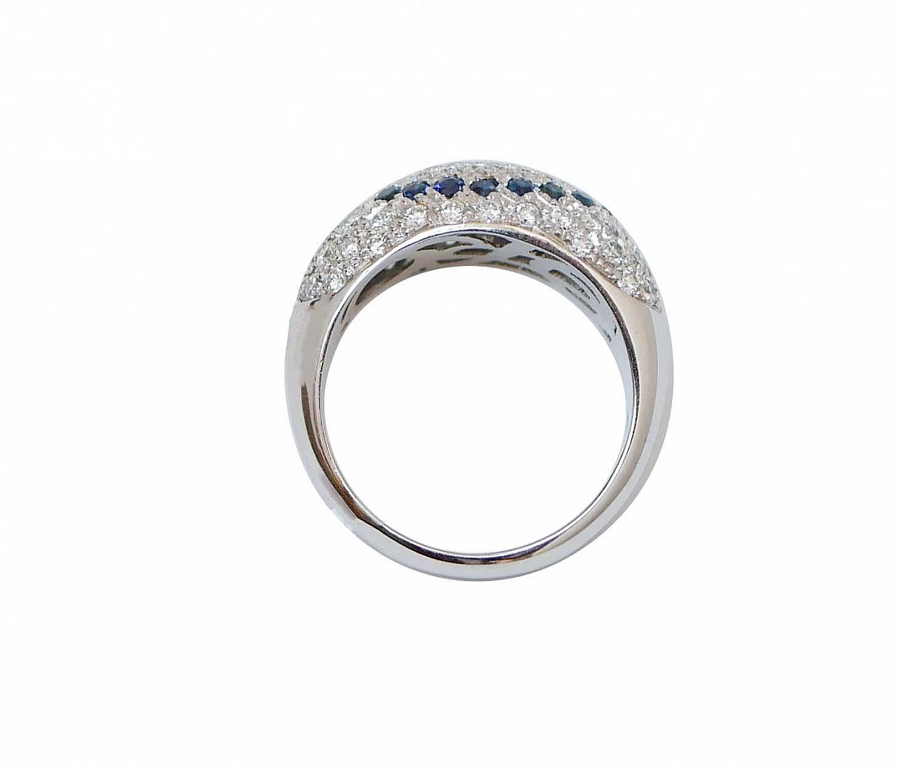 18 Karat white gold ring with sapphires and diamonds, 2010 3