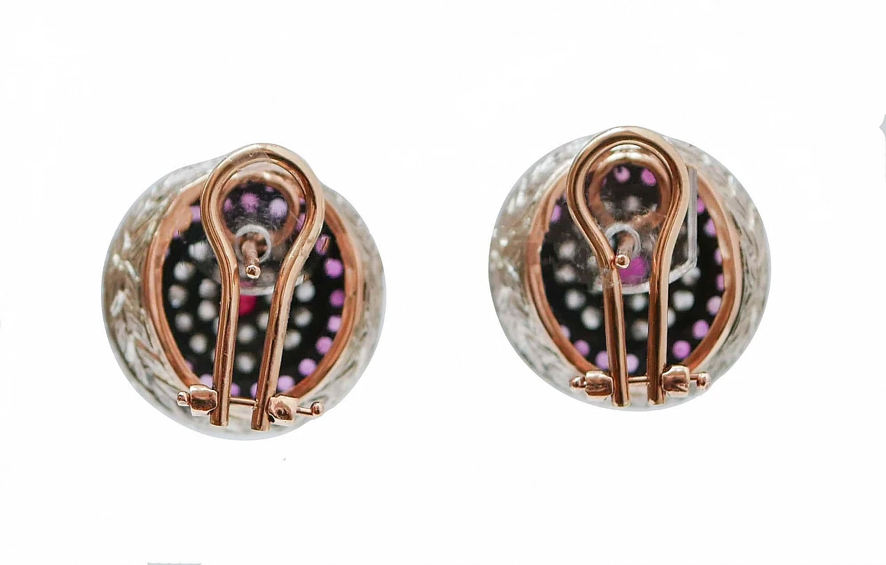Coppia di orecchini oro rosa e argento con rubini e diamanti, anni '60 3