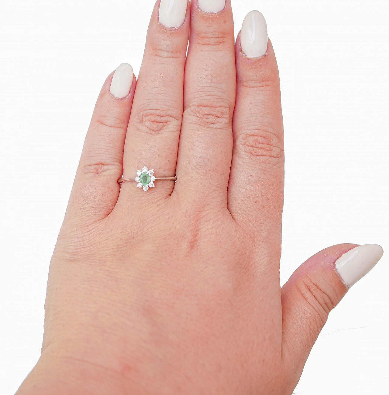 Anello in oro bianco 18 carati con smeraldo e diamanti, 2020 4