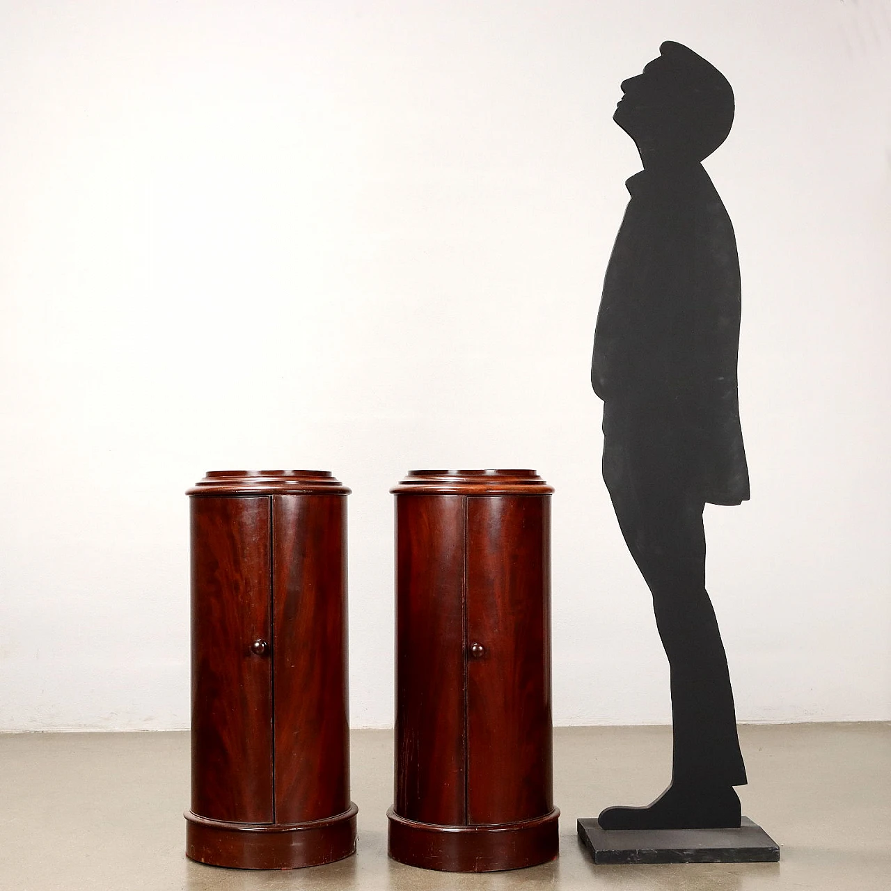 Pair of mahogany column bedside tables, 19th century 2