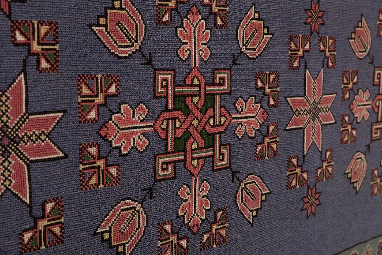Swedish ethnic wall decoration in fabric, 1930s 3
