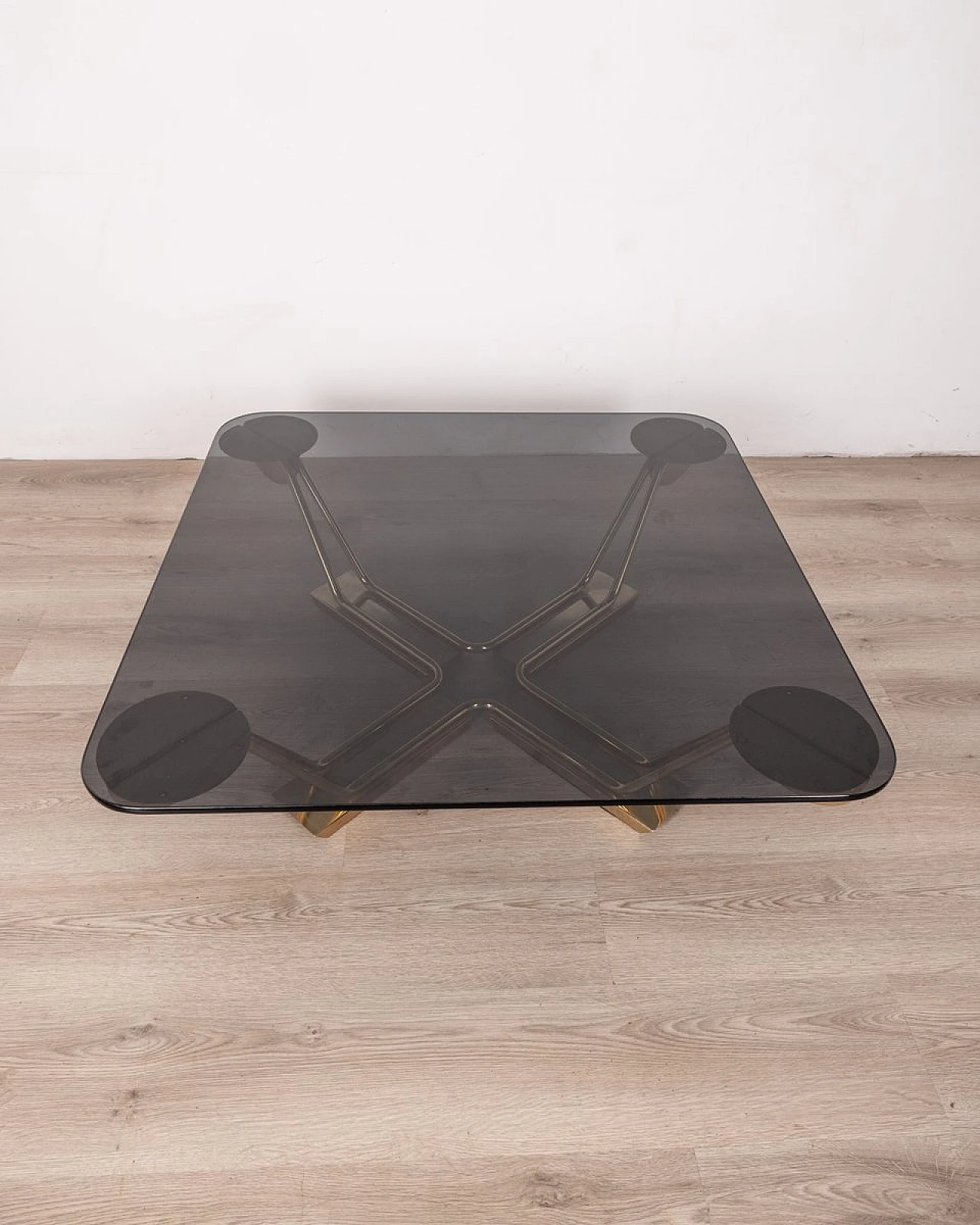 Tavolino quadrato in ottone e piano in vetro fumé, anni '60 3