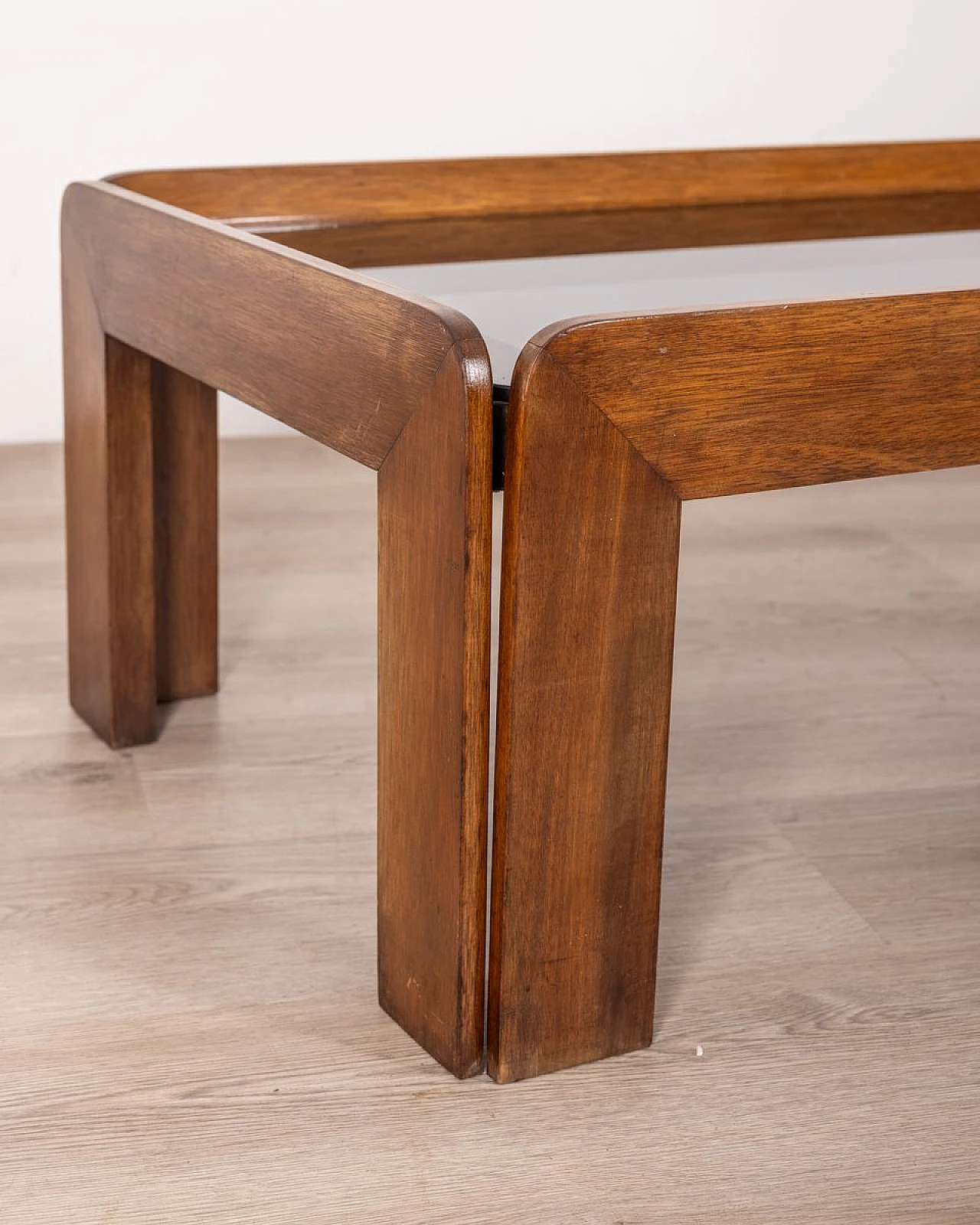 Rectangular coffee table in walnut and glass by A. & T. Scarpa, 1970s 3