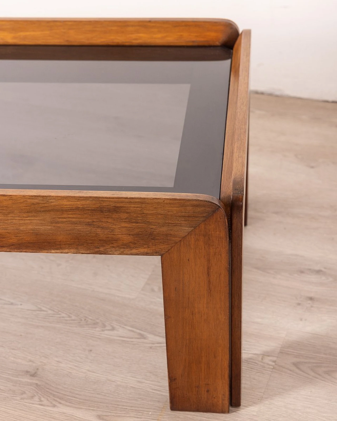 Rectangular coffee table in walnut and glass by A. & T. Scarpa, 1970s 4