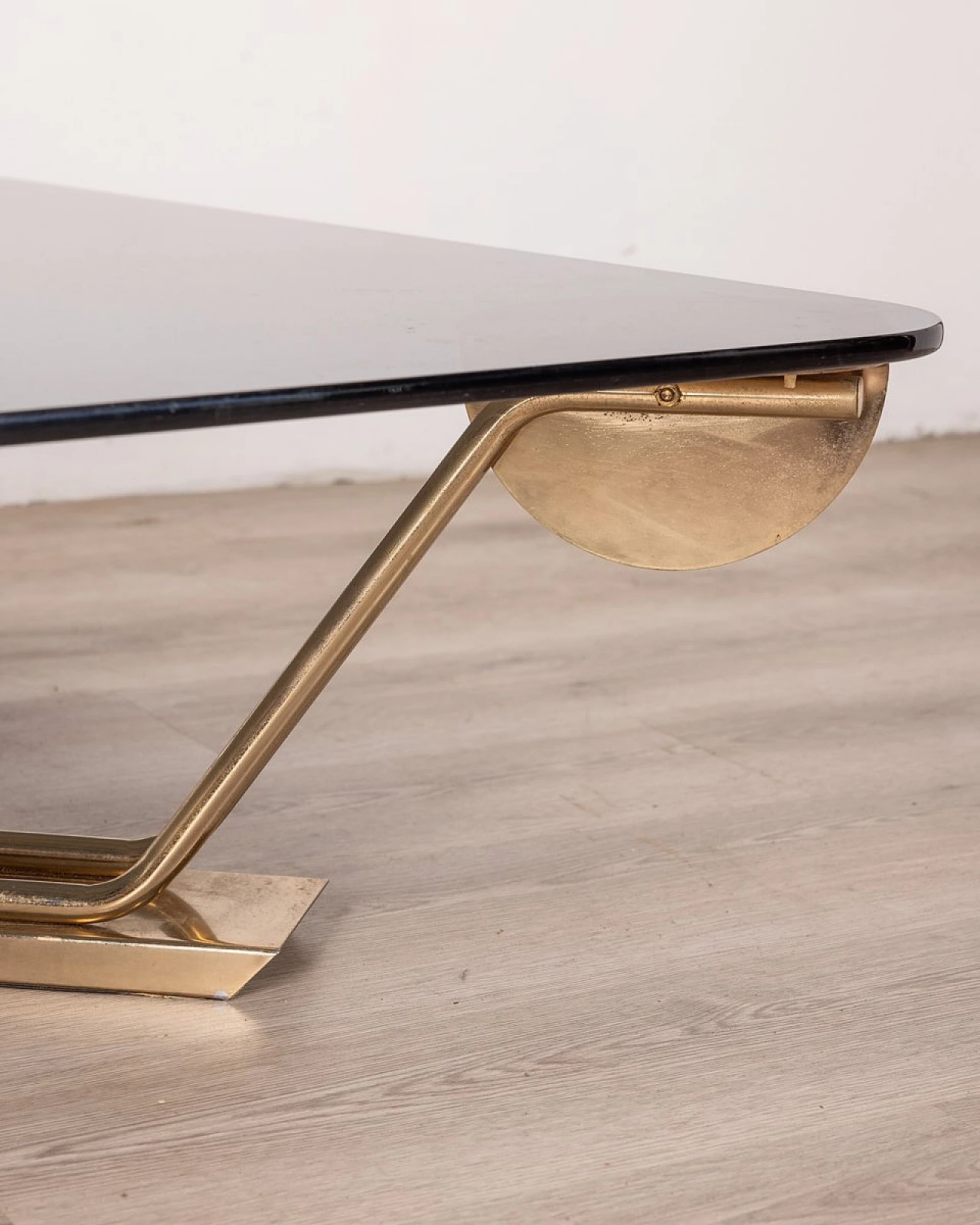 Tavolino quadrato in ottone e piano in vetro fumé, anni '60 5