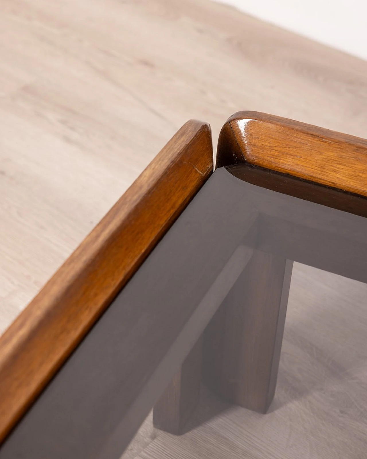 Rectangular coffee table in walnut and glass by A. & T. Scarpa, 1970s 6